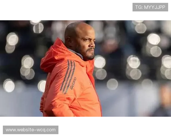 拜仁官方宣布与主帅孔帕尼完成续约,新合同至2029年 拜仁官方宣布与主帅孔帕尼完成续约,新合同至2029年