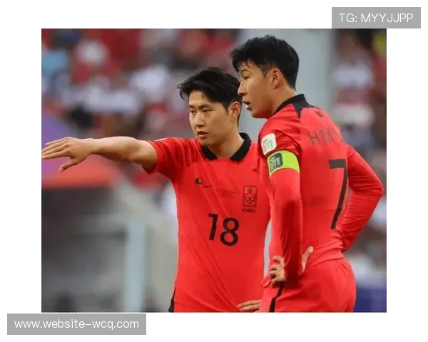 德比战后孙兴慜与老队友交换球衣,场面温馨化解赛场硝烟 德比战后孙兴慜与老队友交换球衣,场面温馨化解赛场硝烟